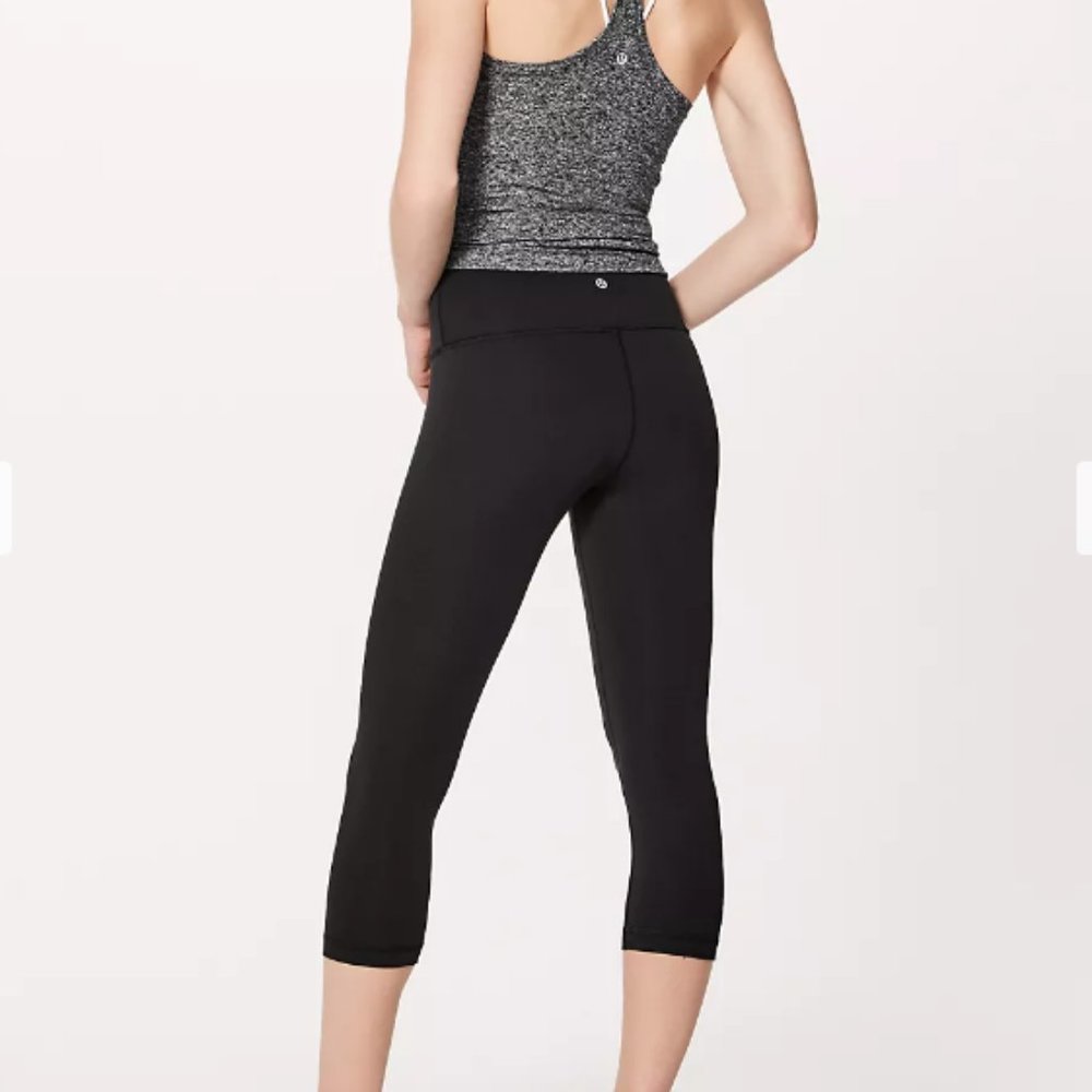 NAVY Lululemon Wunder Under Crop leggings 21" Inseam, Size 8